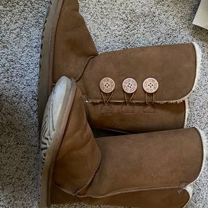 Ugh boots size 10